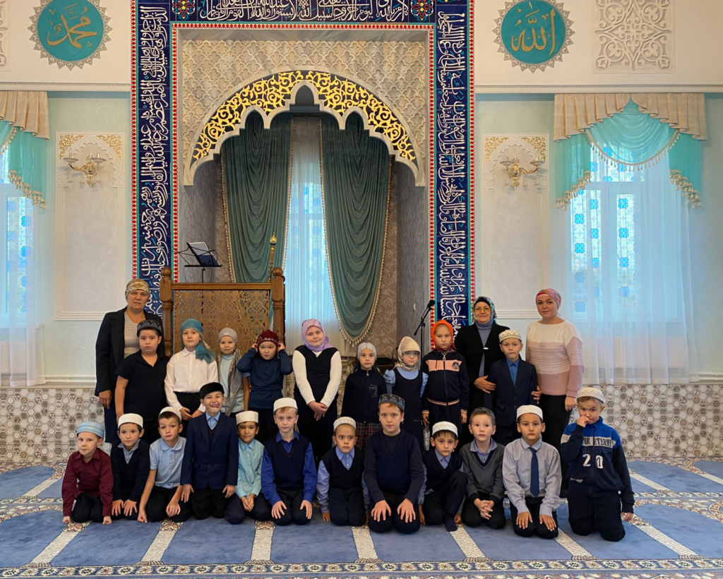 Мечеть рамадан уфа. Тарихи мечеть Бураево. День открытых дверей мечеть. Мечеть в селе Шыгырдан гости.